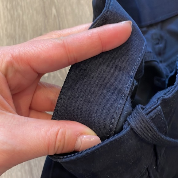 UNIQLO Stretchy Black Slim Fit Pant - Picture 3 of 4